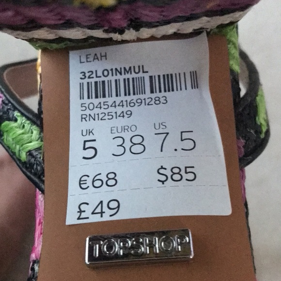 Colorful block heel sandals. - Picture 7 of 7